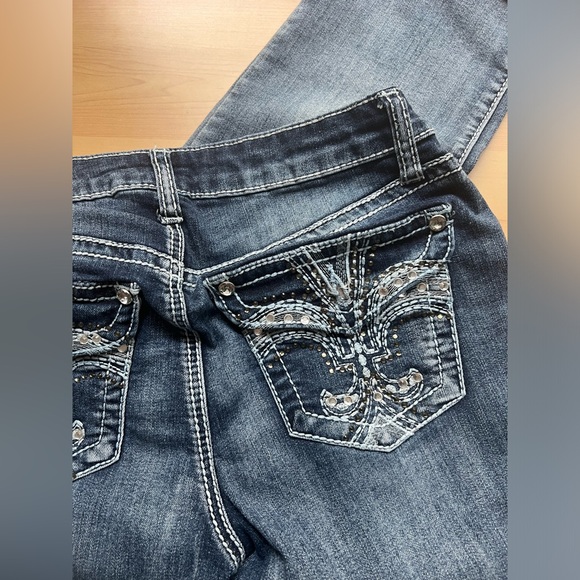 Apt. 9- Women'sEmbellished  Capri Jeans Stretch/ Size 6 - Picture 4 of 14